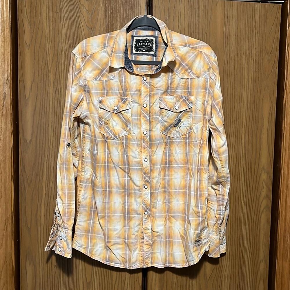 Men’s Buckle Vintage Button Up